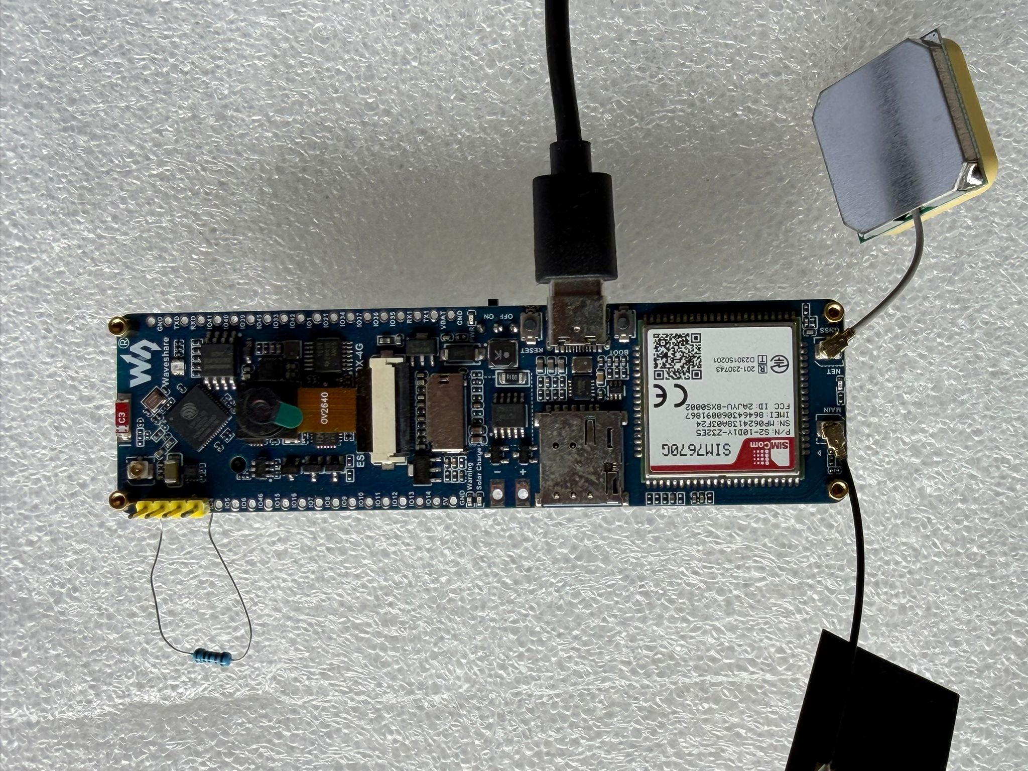 ESP32-S3 mit SIM7670, 4G/LTE, Wi-Fi, Bluetooth, GNSS und Kamera